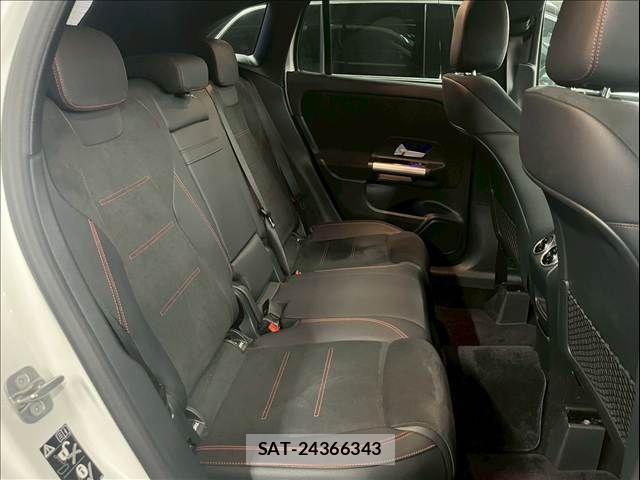 Mercedes Benz GLA-CLASS 2024-11 5871859-7