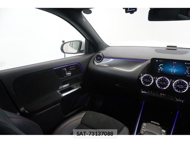 Mercedes Benz GLA-CLASS 2021-12 6012851-12