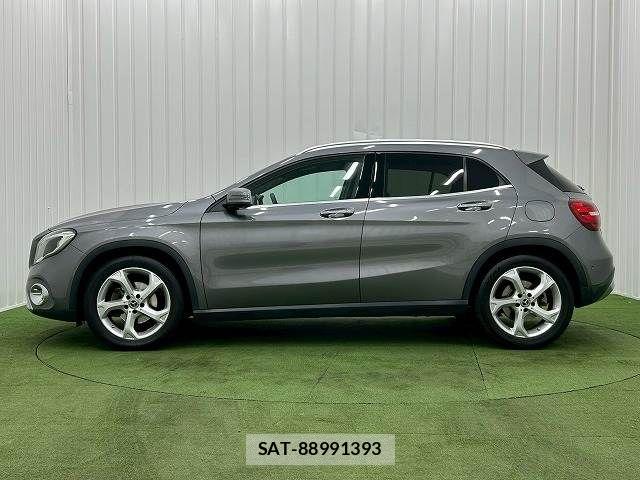 Mercedes Benz GLA-CLASS 2017-08 6216821-14