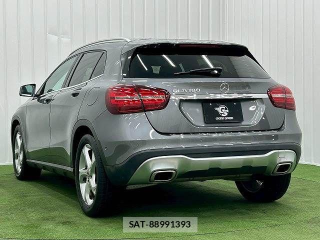 Mercedes Benz GLA-CLASS 2017-08 6216821-16