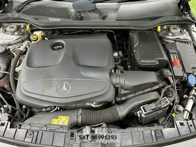Mercedes Benz GLA-CLASS 2017-08 6216821-19