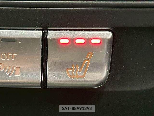 Mercedes Benz GLA-CLASS 2017-08 6216821-4