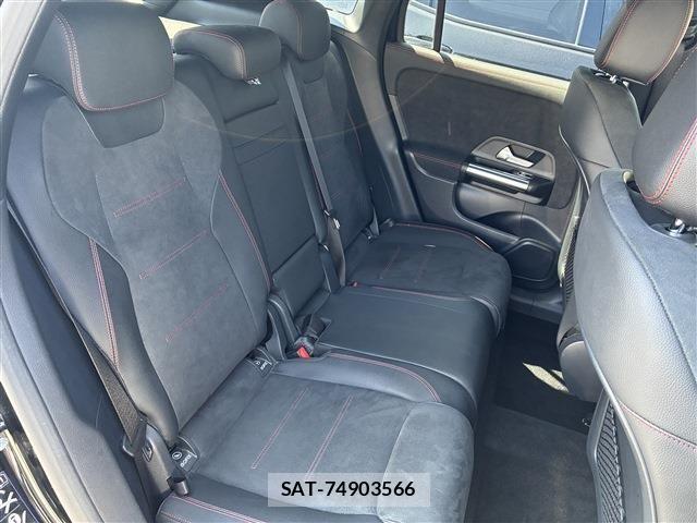 Mercedes Benz GLA-CLASS 2021-02 6672461-12