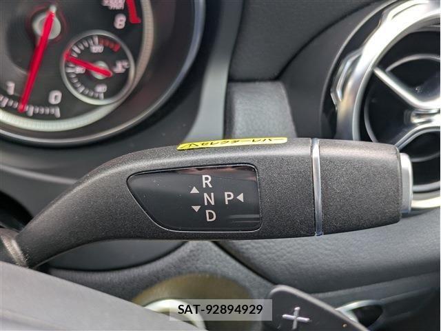 Mercedes Benz GLA-CLASS 2017-09 6676834-16