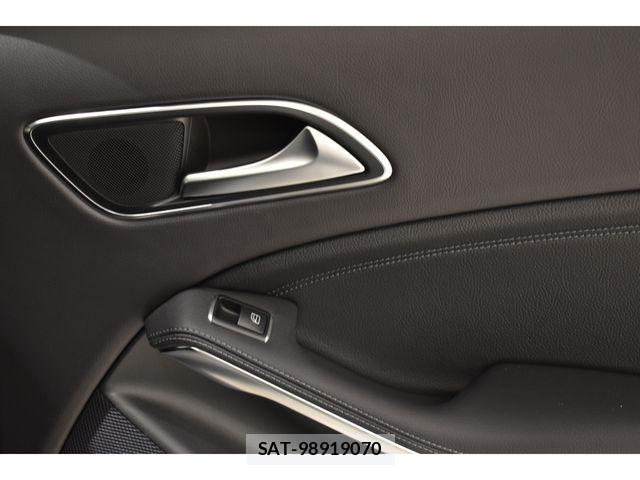 Mercedes Benz GLA-CLASS 2019-09 6716633-16