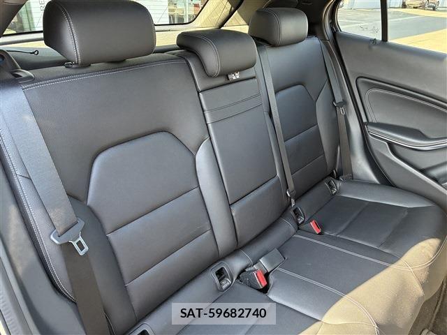 Mercedes Benz GLA-CLASS 2017-09 6716641-15