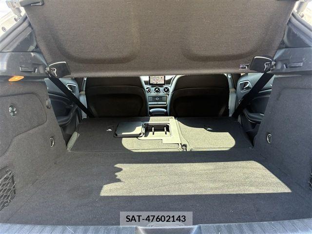 Mercedes Benz GLA-CLASS 2019-06 6752373-19
