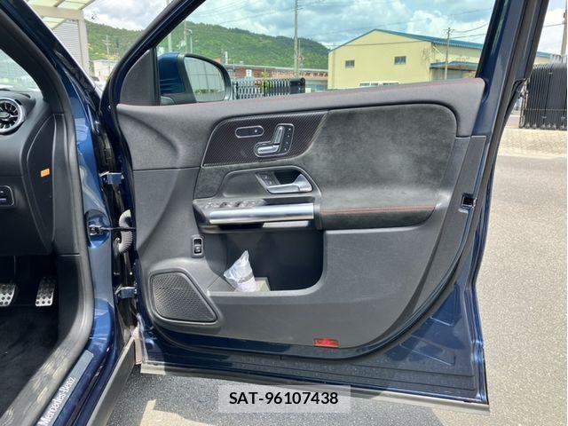Mercedes Benz GLA-CLASS 2023-06 6815906-11