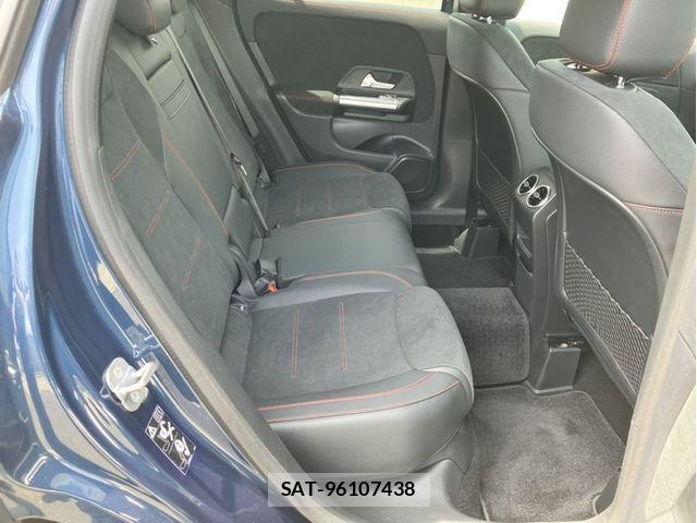 Mercedes Benz GLA-CLASS 2023-06 6815906-13