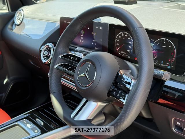 Mercedes Benz GLA-CLASS 2023-11 6815909-15
