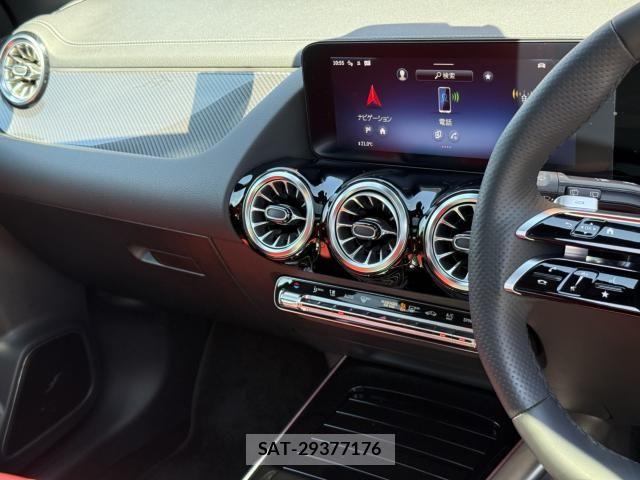 Mercedes Benz GLA-CLASS 2023-11 6815909-16