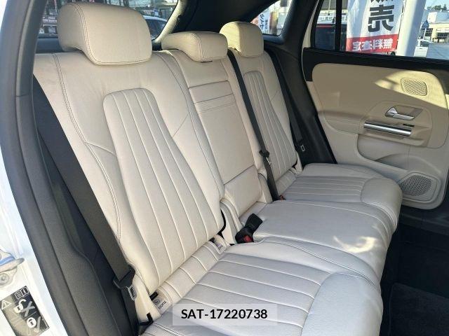 Mercedes Benz GLA-CLASS 2021-07 6908317-11