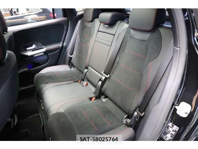 Mercedes Benz GLA-CLASS 2025-01 7020877-14