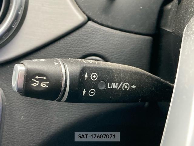 Mercedes Benz GLA-CLASS 2016-04 7059505-17