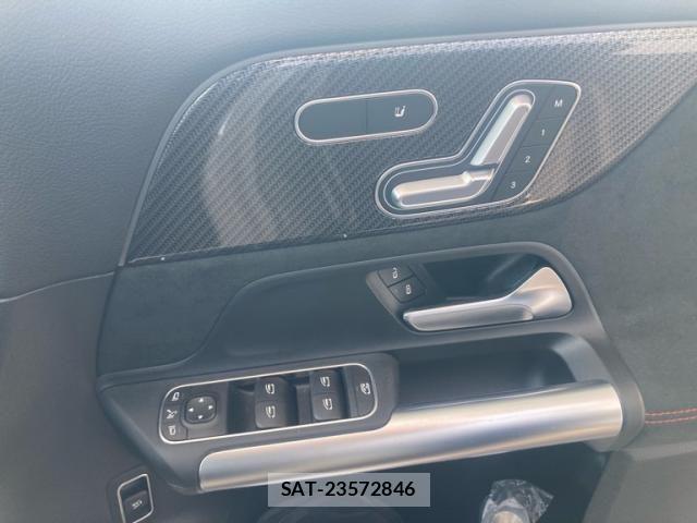 Mercedes Benz GLA-CLASS 2023-06 7221632-16