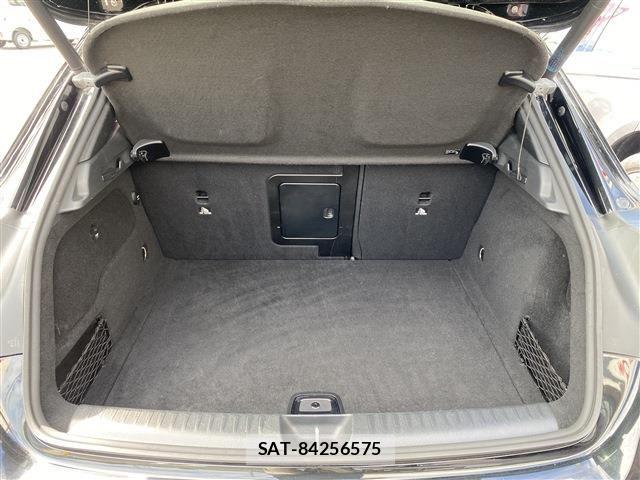 Mercedes Benz GLA-CLASS 2018-06 7221622-13