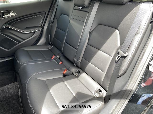 Mercedes Benz GLA-CLASS 2018-06 7221622-14