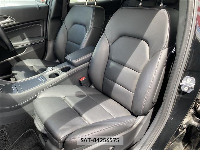 Mercedes Benz GLA-CLASS 2018-06 7221622-15