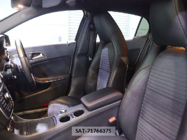 Mercedes Benz GLA-CLASS 2014-11 7221621-28