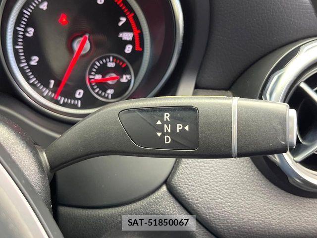 Mercedes Benz GLA-CLASS 2017-08 7221619-11