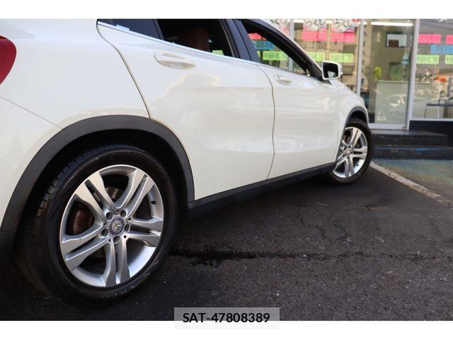 Mercedes Benz GLA-CLASS 2015-01 7221620-24