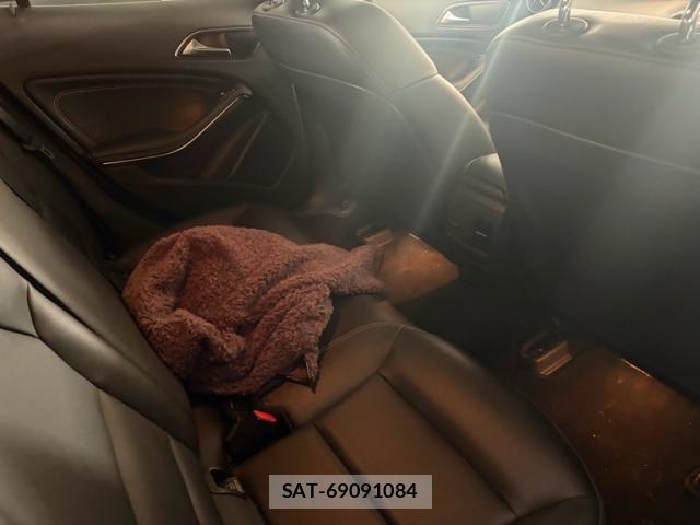 Mercedes Benz GLA-CLASS 2017-06 7251483-9
