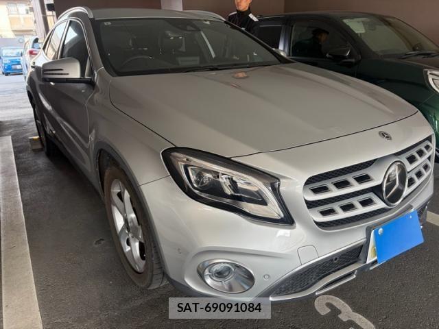 Mercedes Benz GLA-CLASS 2017-06 7251483-1