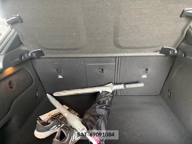 Mercedes Benz GLA-CLASS 2017-06 7251483-5