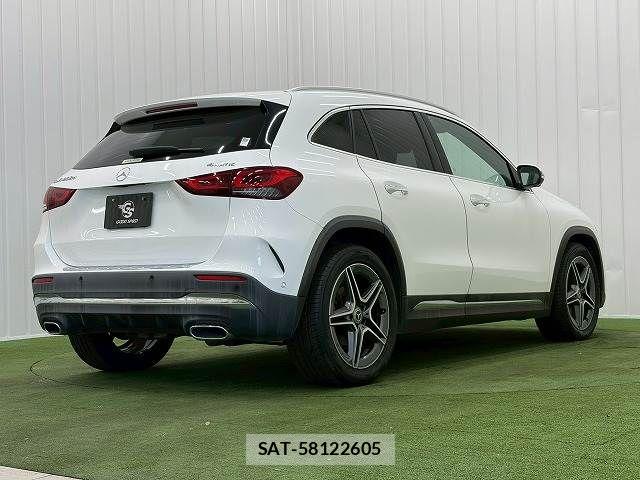 Mercedes Benz GLA-CLASS 2021-03 7358714-15
