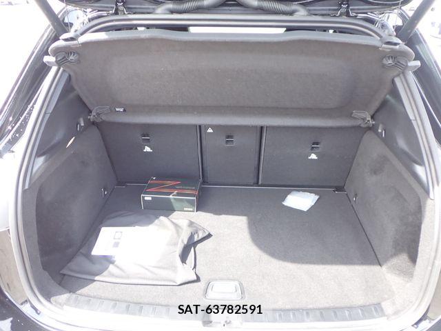 Mercedes Benz GLA-CLASS 2024-06 7358716-23