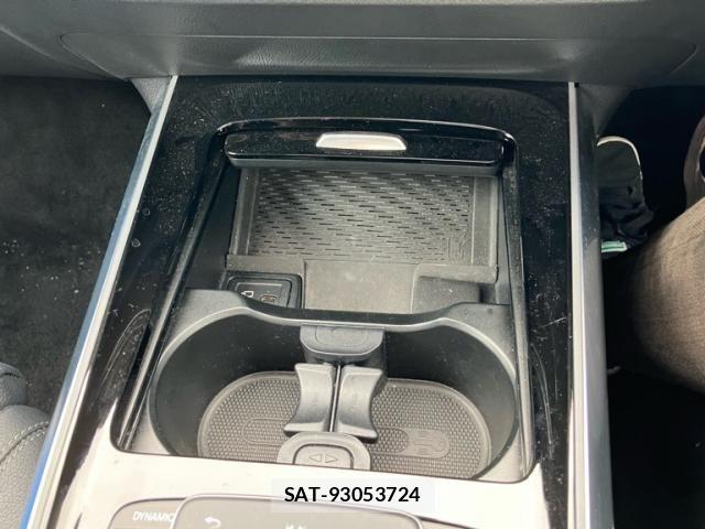 Mercedes Benz GLA-CLASS 2021-10 7562419-9