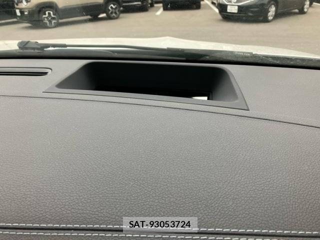 Mercedes Benz GLA-CLASS 2021-10 7562419-12