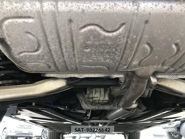 Mercedes Benz GLA-CLASS 2014-10 7618025-28