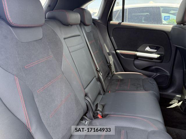 Mercedes Benz GLA-CLASS 2025-02 7618021-9
