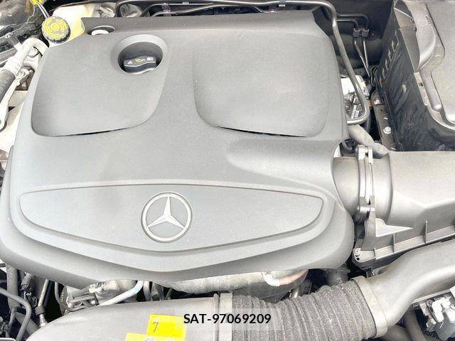 Mercedes Benz GLA-CLASS 2016-08 7618022-18