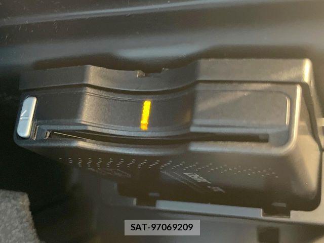 Mercedes Benz GLA-CLASS 2016-08 7618022-6