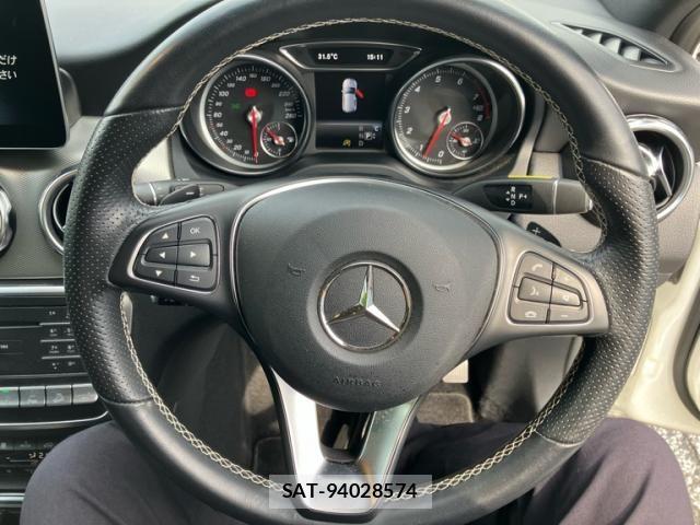 Mercedes Benz GLA-CLASS 2019-07 7618023-14
