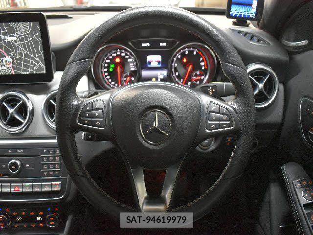 Mercedes Benz GLA-CLASS 2017-07 7725571-15