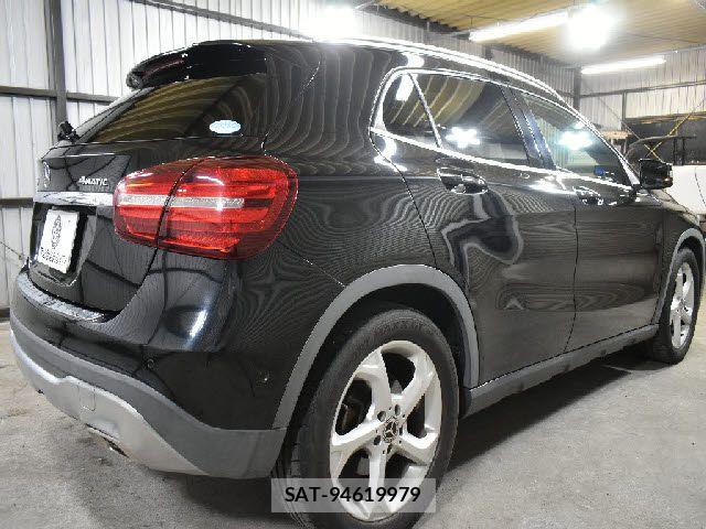 Mercedes Benz GLA-CLASS 2017-07 7725571-2
