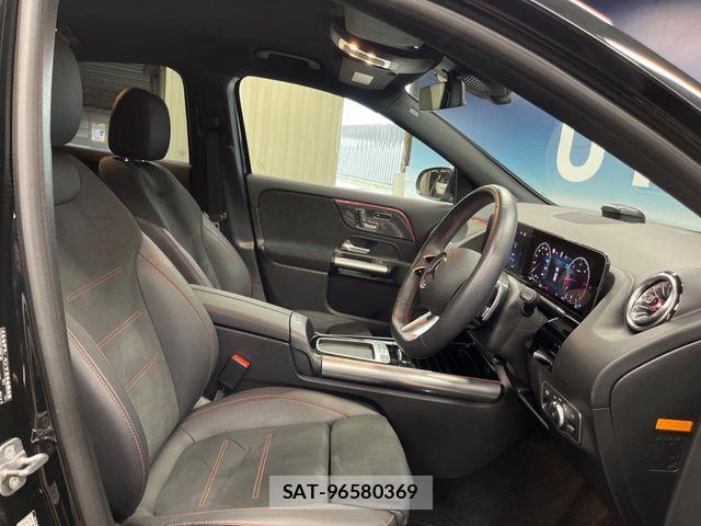 Mercedes Benz GLA-CLASS 2024-10 7725566-8