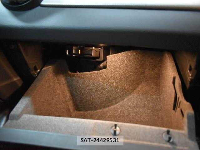 Mercedes Benz GLA-CLASS 2017-09 7725570-13