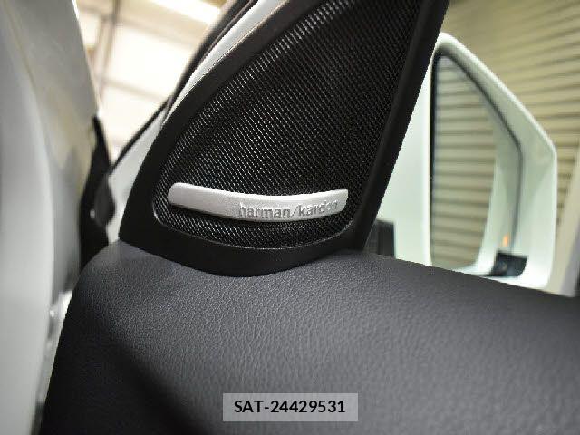 Mercedes Benz GLA-CLASS 2017-09 7725570-14