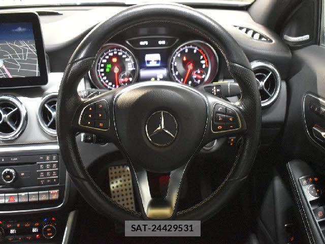 Mercedes Benz GLA-CLASS 2017-09 7725570-15