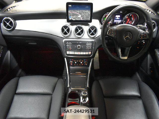Mercedes Benz GLA-CLASS 2017-09 7725570-1