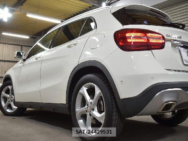 Mercedes Benz GLA-CLASS 2017-09 7725570-23