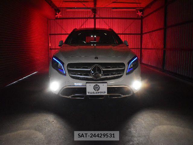 Mercedes Benz GLA-CLASS 2017-09 7725570-24