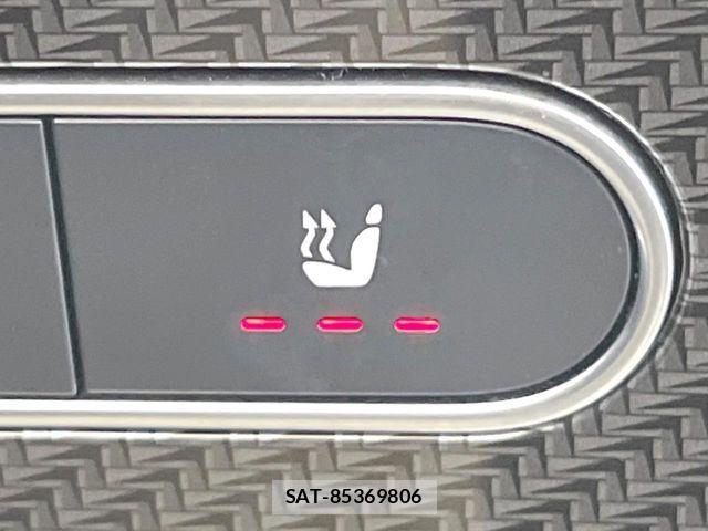 Mercedes Benz GLA-CLASS 2021-11 7725568-6