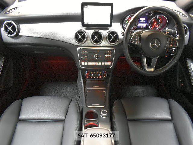 Mercedes Benz GLA-CLASS 2017-09 7877718-1