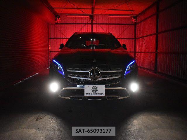 Mercedes Benz GLA-CLASS 2017-09 7877718-24