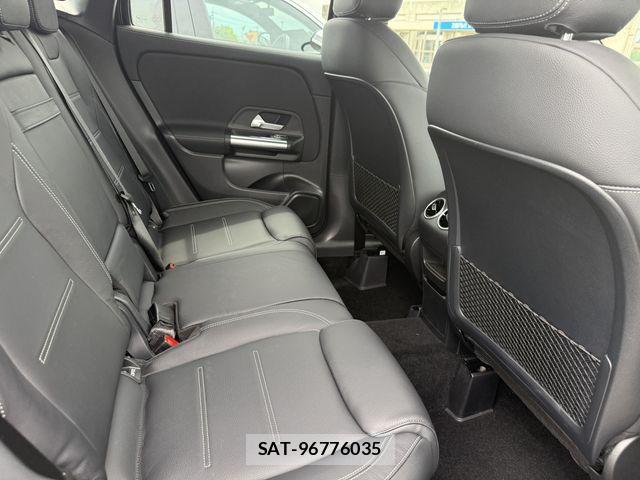 Mercedes Benz GLA-CLASS 2025-10 7877707-9